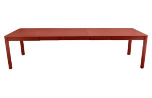 Zemitě červen&yacute; kovov&yacute; rozkl&aacute;dac&iacute; zahradn&iacute; stůl Fermob Ribambelle 149/299 x 100 cm