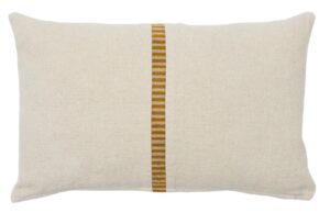 B&eacute;žovo-žlut&yacute; povlak na pol&scaron;t&aacute;ř Kave Home Ardit 30 x 50 cm