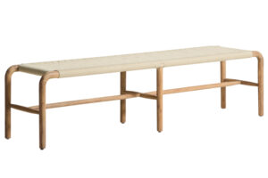 Kave Home Dřevěn&aacute; zahradn&iacute; lavice Alipa 180 cm s b&eacute;žov&yacute;m v&yacute;pletem