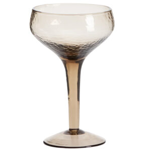 Kave Home Hněd&aacute; sklenice na v&iacute;no Sileia