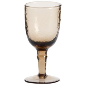 Kave Home Hněd&aacute; sklenice na v&iacute;no Vinea