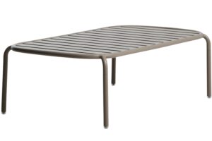 Kave Home B&eacute;žov&yacute; kovov&yacute; zahradn&iacute; stolek Joncols 113 x 65 cm