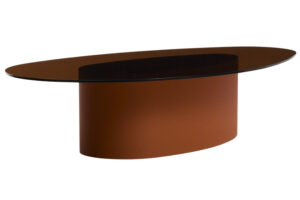 Kave Home Hněd&yacute; skleněn&yacute; konferenčn&iacute; stolek Olir 140 x 81 cm