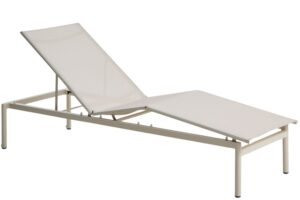 Kave Home Kr&eacute;mov&eacute; hlin&iacute;kov&eacute; zahradn&iacute; leh&aacute;tko Lesina