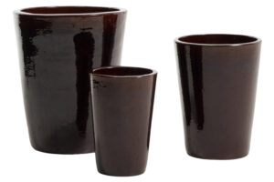 Kave Home Set tř&iacute; hněd&yacute;ch zahradn&iacute;ch květin&aacute;čů Rotja ⌀ 26/35/47 cm